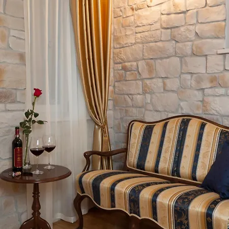 Opera Heritage Couette-café 4*