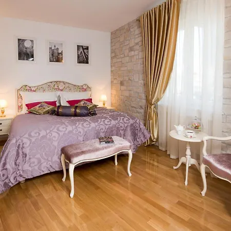 Opera Heritage Bed and breakfast