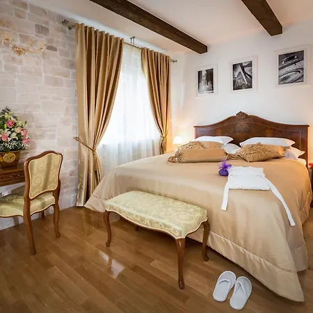 Opera Heritage Bed and breakfast