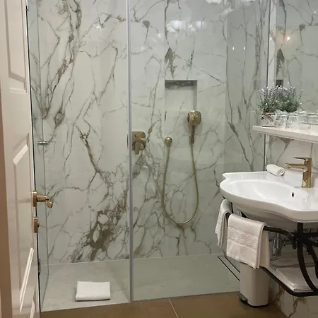 Opera Heritage 4* Split