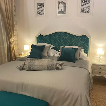 فندق مبيت وإفطار Opera Heritage 4*