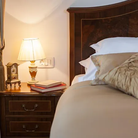 فندق مبيت وإفطار Opera Heritage 4*